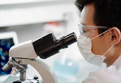 Salud confirma 15 fallecidos y 554 positivos