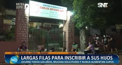 Padres forman largas filas para inscribir a niños al jardín