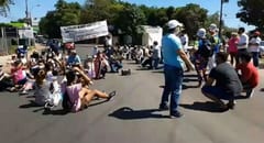Cierran ruta PY01 exigiendo celeridad en reparación de avenida de San Lorenzo
