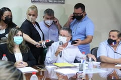 Oposición presenta libelo acusatorio contra Abdo Benítez y su vicepresidente