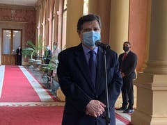 Canciller confirma compra de 2.000.000 de vacunas indias