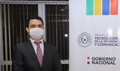 Información falsa en redes generó caos en vacunación, según ministro