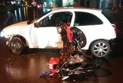 Motociclista falleció tras embestir contra un automóvil