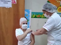Se equivocan en aplicación de segunda dosis en Barrio Obrero