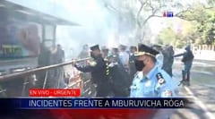 Reprimen a manifestantes que pedían ayuda para ollas populares