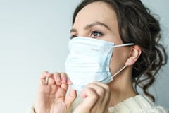 Salud reporta tres fallecidos y 52 positivos