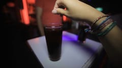 Ofrecen propinas para poner drogas en bebidas, afirma bartender