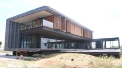 Allanan mansión en Roque González