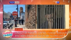 Conductor tomado pierde el control y choca contra vehículos en el microcentro