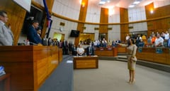 Aceptan renuncia de Ozorio y jura Aveiro en Diputados