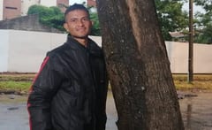 Senador contrata a trabajador que salvó a su hijo del raudal