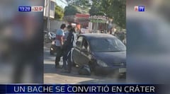 Vehículos “encallan” en cráter sobre República Argentina