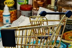 Senado aprueba deducir IVA de las compras del súper hasta 30% 