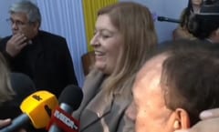 Quiñónez dice que está festejando y huye de la prensa