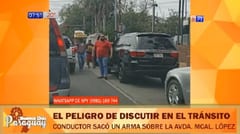 Conductor baja con arma en mano tras cruce en el tránsito sobre Mcal. López