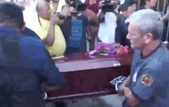 Carmen Villalba despide a su hermano en el Buen Pastor