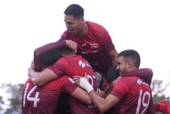 Nacional remonta ante Sol y sigue en la punta