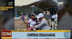 Chiperas se encadenan como protesta tras desalojo en Eusebio Ayala