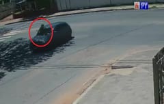 Motociclista muere al chocar contra auto que giró a la izquierda