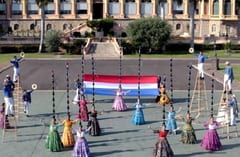 Buscan alzar 1.200 botellas para ingresar al Official World Record
