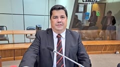 Luis Benítez en la EBY: La audacia de la inexperiencia