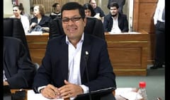 Concejal del “orgullo heterosexual” fue demandado por prestación alimentaria, revelan