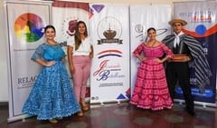 Buscan entrar al récord Guinness con danza de las botellas
