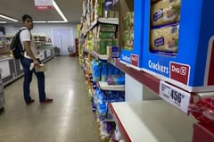 Desabastecimiento en Argentina: Crisis económica afecta productos esenciales