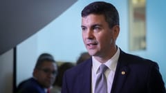 Santiago Peña dedica parte de su salario al Partido Colorado