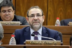 “Superpoderes” a Santi Peña: Proponen aplazar el tratamiento del proyecto
