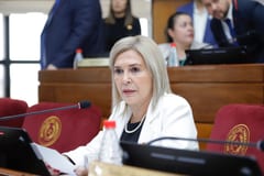 Senadora Alvarenga frena fiscalización universitaria