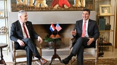 Peña se reúne con embajador de Estados Unidos a puertas cerradas