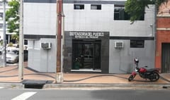 Denuncian a defensor del pueblo por encuentro sexual con funcionarias en oficina