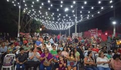 Villa Elisa brilla con espíritu navideño en la avenida Américo Picco
