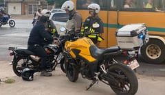 Decenas de multas por infringir carril exclusivo de buses