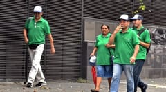 Cuidacoches temen quedarse sin trabajo
