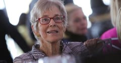 Profesora dona USD 1.000 millones para pagar matrículas perpetuas en facultad de medicina
