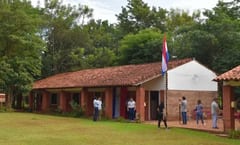 Padre ebrio amenaza de muerte a maestras por aplazo de su hijo
