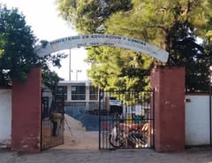 Obras inconclusas en Talavera Richer de Lambaré: Preocupación en padres por seguridad escolar
