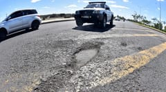Costanera Norte colapsa por baches: ciudadanos exigen solución