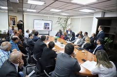 Camioneros posponen huelga tras principio de acuerdo con el Gobierno