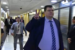 Aumenta deuda de Dionisio Amarilla con su padre tras contratos con ANDE