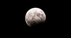 Superluna y eclipse parcial: el espectáculo astronómico visible en Paraguay