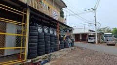 Cliente es baleado y robado en una gomería de Acceso Sur