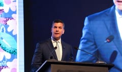 Santiago Peña destaca a Paraguay como “país seguro” para inversiones
