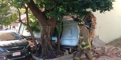 Camioneta termina incrustada en un local tras aparatoso choque en Asunción