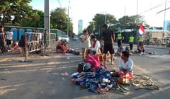 Indígenas en situación precaria pasan Navidad frente al Indi