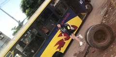 Colectivo pierde ruedas con pasajeros a bordo en pleno viaje