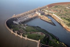 Brasil aporta USD 121 millones para estabilizar tarifa de Itaipú
