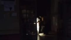 Hospital de Yaguarón atiende con linternas de celulares tras corte eléctrico